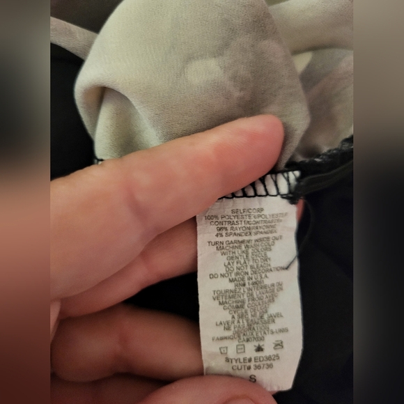 Floral Print Women's Tee, Size Small - Picture 4 of 4